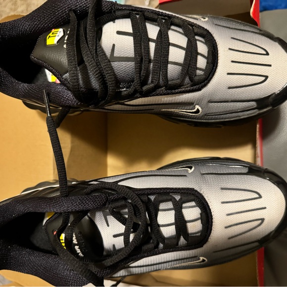 NIKE AIR MAX PLUS III size 9 - Picture 4 of 5